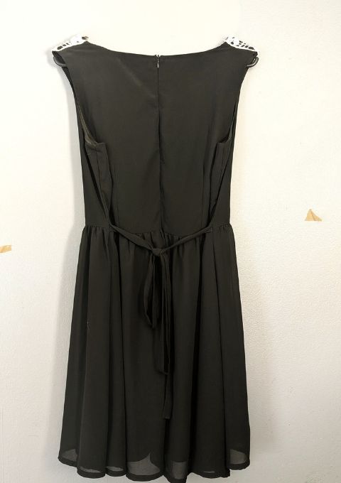 robe noir dentelle dos