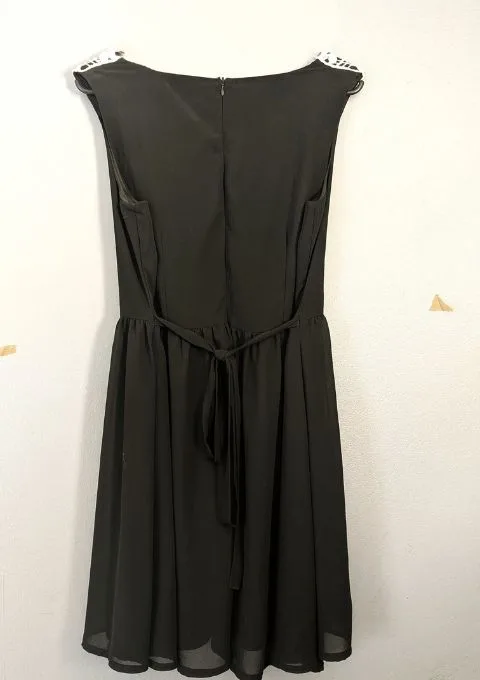 robe noir dentelle dos